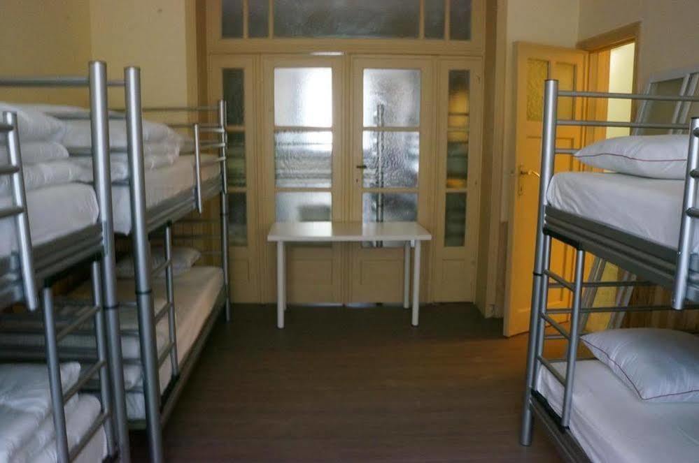 Es Hostel Saint-Gilles 외부 사진